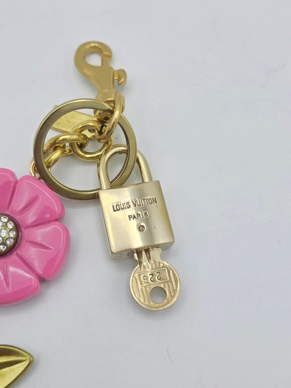 Authentic Louis Vuitton Gold Padlock 🔒 Key Set w/ Unbranded Flower Bag Charm - Picture 8 of 9